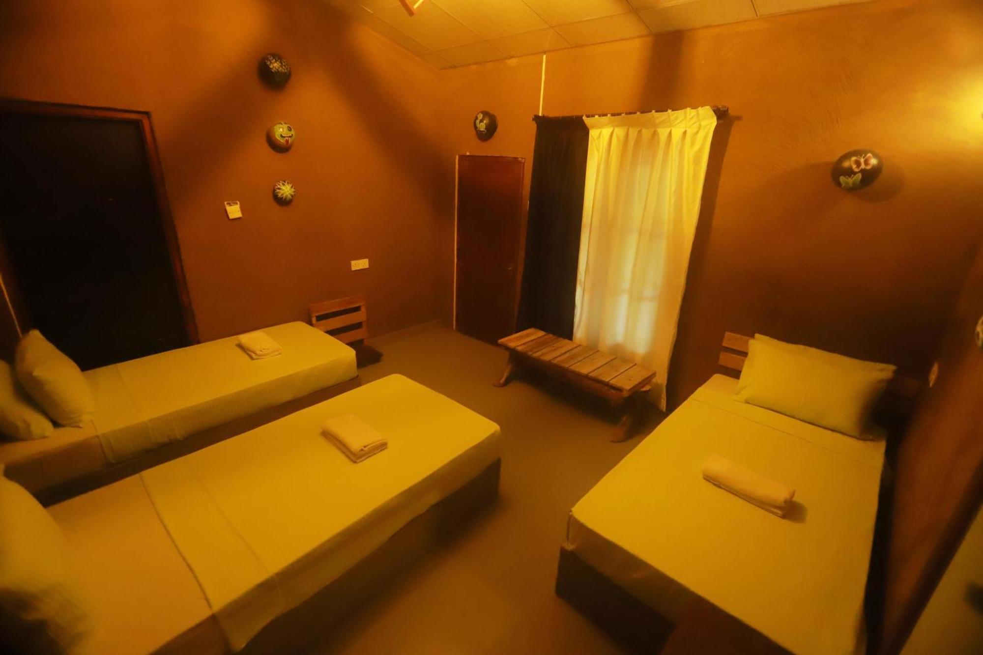 Dinna Nature Hostel シギリヤ エクステリア 写真