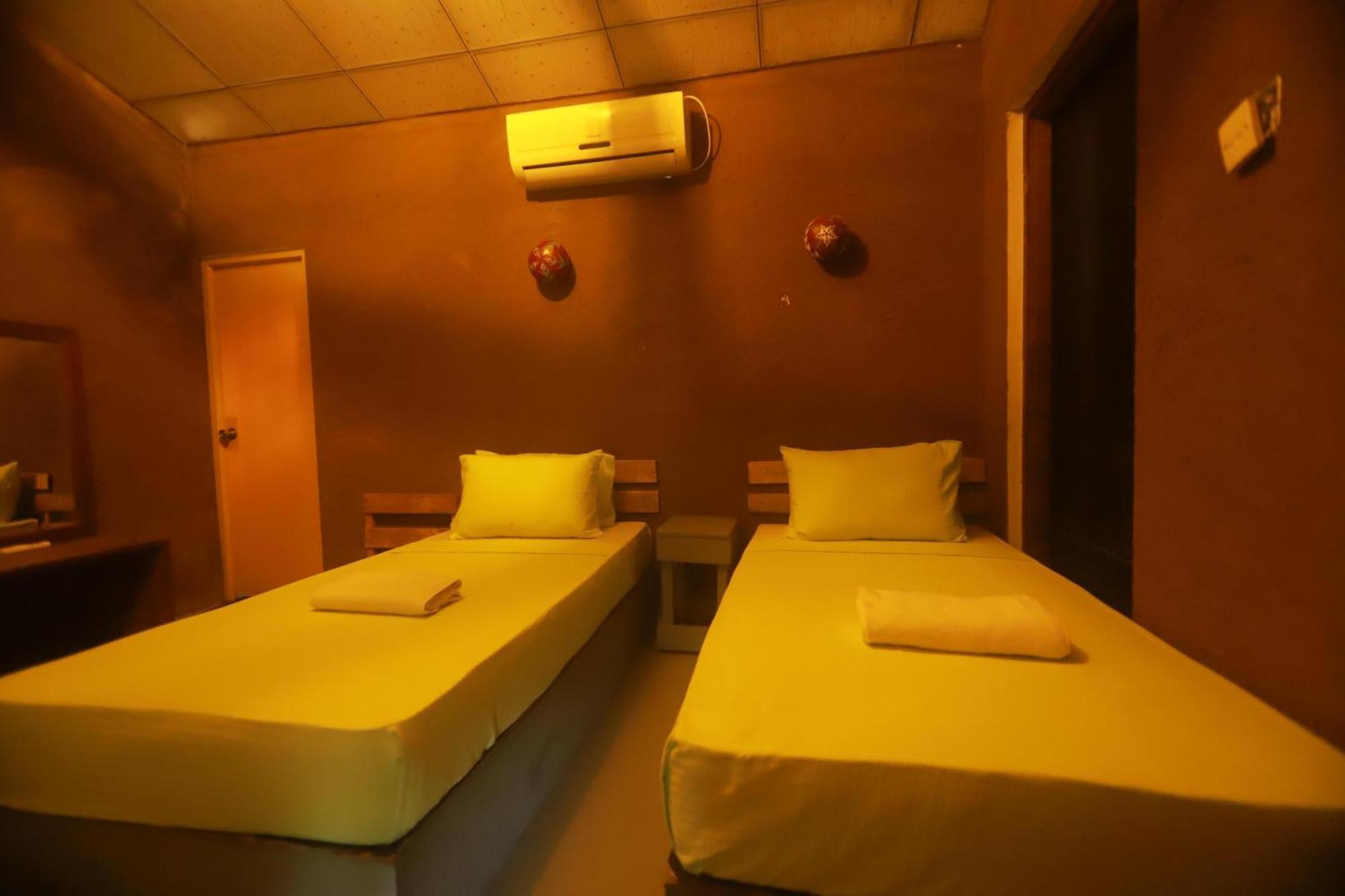 Dinna Nature Hostel シギリヤ エクステリア 写真